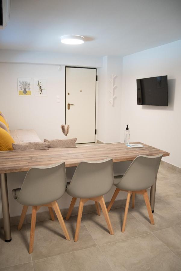 Naiads Nest - The Garden Gem Apartment Varkiza Luaran gambar